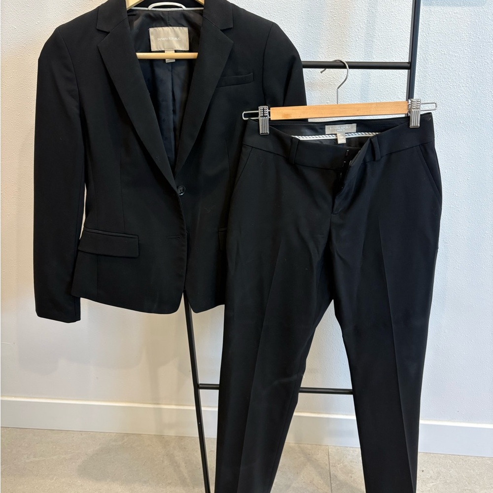 Banana Republic Elegant Black Womens Suit